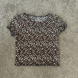 Medium American Eagle leaopard print shirt